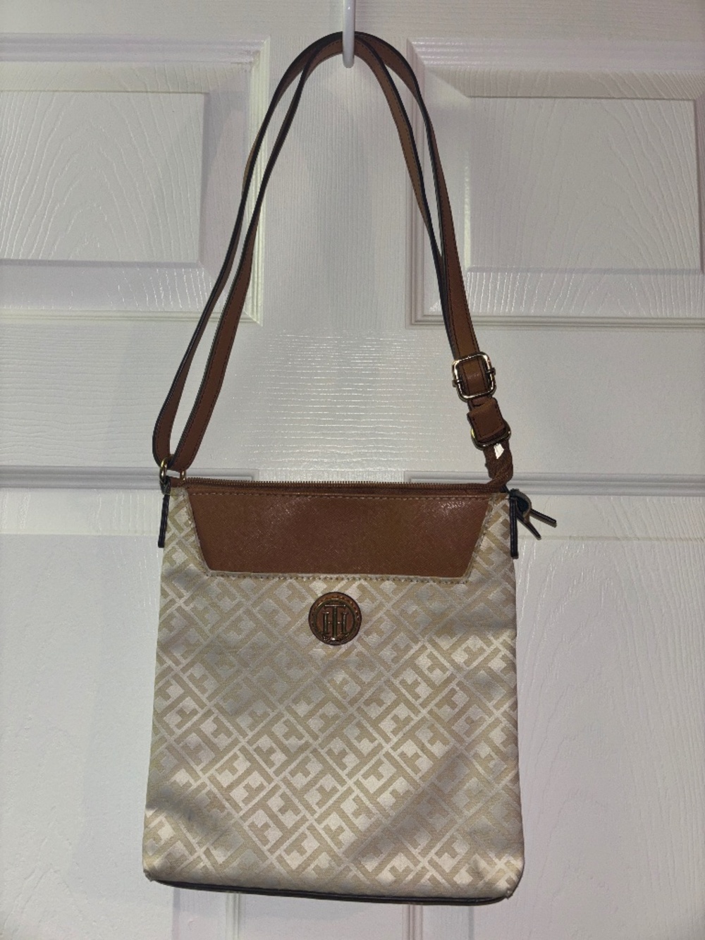 Tommy Hilfiger - Cream Crossbody Purse